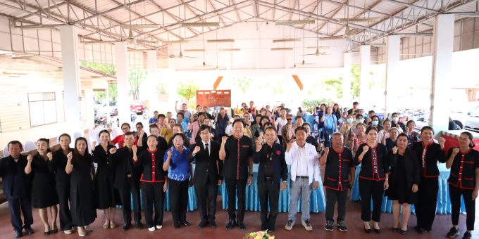 #ประชาสัมพันธ์เทศบาลตำบลพรรณานิคม📢 วันอังคารที่ 17 กุมภาพันธ์ พ.ศ. 2569 ดร.สุวัฒน์ สื่อกลาง นายกเทศมนตรีตำบลพรรณานิคม พร้อมคณะผู้บริหาร และพนักงานเทศบาลตำบลพรรณานิคม เข้าร่วมโครงการสร้างความเข้มแข็งเครือข่ายผู้บกพร่องทางจิตใจและพฤติกรรม เพื่อเสริมสร้างทักษะด้านการฝึกอาชีพและ #การประกอบอาชีพการทำปลาส้ม จัดโดย ชมรมเพื่อผู้บกพร่องทางจิตจังหวัดสกลนคร ได้รับการสนับสนุนงบประมาณจาก กองทุนส่งเสริมและพัฒนาคุณภาพชีวิตคนพิการเป็นเงินจำนวน 201,900 บาท ณ หอประชุมเทศบาลตำบลพรรณานิคม อำเภอพรรณานิคม จังหวัดสกลนคร