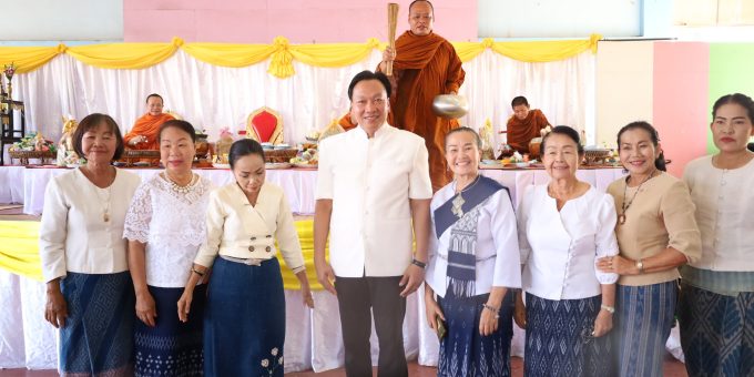 #ประชาสัมพันธ์เทศบาลตำบลพรรณานิคม วันจันทร์ที่ 25 พฤษภาคม พ.ศ. 2569 ดร. สุวัฒน์ สื่อกลาง นายกเทศมนตรีตำบลพรรณานิคม พร้อมด้วยคณะผู้บริหารเทศบาลตำบลพรรณานิคม สมาชิกสภาเทศบาลตำบลพรรณานิคม ปลัดเทศบาล รองปลัดเทศบาล ผู้อำนวยการกองทุกกอง หัวหน้าฝ่ายทุกฝ่าย พนักงานเทศบาลตำบลพรรณานิคม ร่วมกิจกรรมวันคล้ายวันสถาปนาเทศบาลตำบลพรรณานิคม ครบรอบ 28 ปี พิธีเจริญพระพุทธมนต์และทำบุญตักบาตร พระสงฆ์ จำนวน 5 รูป ณ หอประชุมเทศบาลตำบลพรรณานิคม ตำบลพรรณา อำเภอพรรณานิคม จังหวัดสกลนคร โดยมีแขกผู้เข้าร่วม เข้าร่วมงานในครั้งนี้ด้วย
