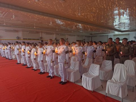 #ประชาสัมพันธ์เทศบาลตำบลพรรณานิคม วันอังคารที่ 28 กรกฎาคม 2569 ดร.สุวัฒน์ สื่อกลาง นายกเทศมนตรีตำบลพรรณานิคม มอบหมายให้นายสุวิทย์ สื่อกลาง รองนายกเทศมนตรีตำบลพรรณานิคม พร้อมด้วย คณะผู้บริหาร พนักงานเทศบาลตำบลพรรณานิคม เข้าร่วม พิธีถวายเครื่องราชสักการะและวางพานพุ่ม และพิธีจุดเทียนถวายพระพรชัยมงคล ในกิจกรรมเฉลิมพระเกียรติพระบาทสมเด็จพระเจ้าอยู่หัว เนื่องในโอกาสวันเฉลิมพระชนมพรรษา 28 กรกฎาคม 2569 เพื่อเป็นการแสดงความจงรักภักดีและสำนึกในพระมหากรุณาธิคุณในพระบาทสมเด็จพระเจ้าอยู่หัว ณ หอประชุมอำเภอพรรณานิคม(หลังใหม่) อำเภอพรรณานิคม จังหวัดสกลนคร