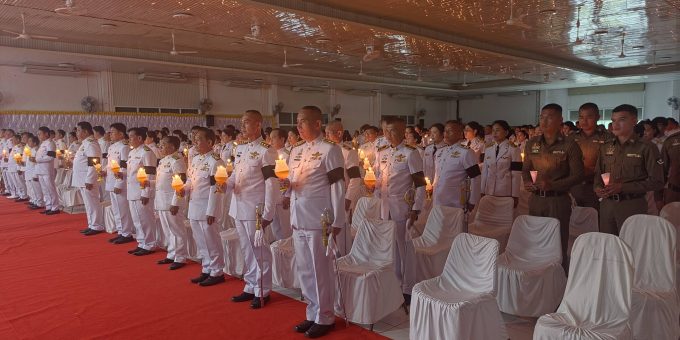 #ประชาสัมพันธ์เทศบาลตำบลพรรณานิคม วันอังคารที่ 28 กรกฎาคม 2569 ดร.สุวัฒน์ สื่อกลาง นายกเทศมนตรีตำบลพรรณานิคม มอบหมายให้นายสุวิทย์ สื่อกลาง รองนายกเทศมนตรีตำบลพรรณานิคม พร้อมด้วย คณะผู้บริหาร พนักงานเทศบาลตำบลพรรณานิคม เข้าร่วม พิธีถวายเครื่องราชสักการะและวางพานพุ่ม และพิธีจุดเทียนถวายพระพรชัยมงคล ในกิจกรรมเฉลิมพระเกียรติพระบาทสมเด็จพระเจ้าอยู่หัว เนื่องในโอกาสวันเฉลิมพระชนมพรรษา 28 กรกฎาคม 2569 เพื่อเป็นการแสดงความจงรักภักดีและสำนึกในพระมหากรุณาธิคุณในพระบาทสมเด็จพระเจ้าอยู่หัว ณ หอประชุมอำเภอพรรณานิคม(หลังใหม่) อำเภอพรรณานิคม จังหวัดสกลนคร