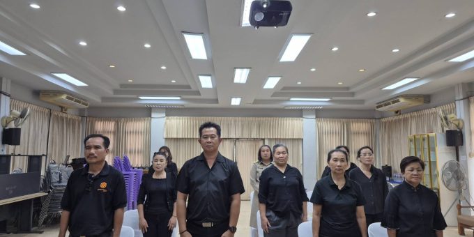 #ข่าวประชาสัมพันธ์เทศบาลตำบลพรรณานิคม วันจันทร์ ที่ 27 กรกฎาคม พ.ศ. 2569 ดร. สุวัฒน์ สื่อกลาง นายกเทศมนตรีตำบลพรรณานิคม มอบหมายให้นางนิสาชล ราชัย เลขานุการนายกเทศมนตรี และนางรัชฎาภรณ์ อุ่นสากล ที่ปรึกษานายกเทศมนตรี พร้อมด้วยสมาชิกสภาฯ เจ้าหน้าที่เทศบาลตำบลพรรณานิคม เข้าร่วมกิจกรรมพิธีเจริญพระพุทธมนต์ และบำเพ็ญจิตภาวนา ออนไลน์ ระบบ Zoom Cloud Meeting ถ่ายทอดสดจากศูนย์กลางพิธีฯ วัดเขียน เขตพระอารามหลวง อำเภอธัญบุรี จังหวัดปทุมธานี เนื่องในวันเฉลิมพระชนมพรรษาพระบาทสมเด็จพระวชิรเกล้าเจ้าอยู่หัว ณ ห้องประชุมเทศบาลตำบลพรรณานิคม ตำบลพรรณา อำเภอพรรณานิคม จังหวัดสกลนคร