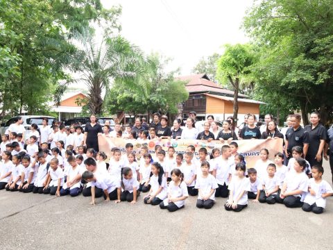 #ข่าวประชาสัมพันธ์เทศบาลตำบลพรรณานิคม วันอังคาร ที่ 11 สิงหาคม พ.ศ. 2569 ดร.สุวัฒน์ สื่อกลาง นายกเทศมนตรีตำบลพรรณานิคม พร้อมด้วย คณะผู้บริหาร สมาชิกสภาฯ เจ้าหน้าที่เทศบาลตำบลพรรณานิคม เข้าร่วมกิจกรรมทำความสะอาด (Big Cleaning Day) เนื่องในวันคล้ายวันพระราชสมภพ สมเด็จพระนางเจ้าสิริกิติ์ พระบรมราชินีนาถ พระบรมราชชนนีพันปีหลวง ณ วัดสุทธิมงคล ตำบลพรรณา อำเภอพรรณานิคม จังหวัดสกลนคร โดยมีคณะครูนักเรียนโรงเรียนวัดสุทธิมงคลและกรรมการชุมชนเข้าร่วมในครั้งนี้ด้วย